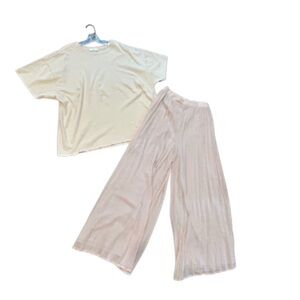 Peachy Pink 2 Piece Set Perfect for Spring